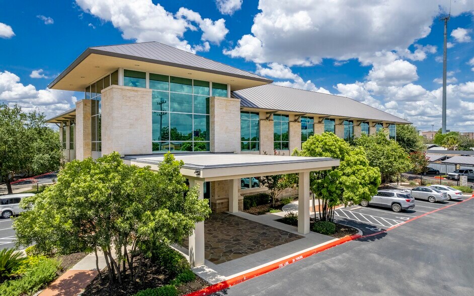 More Photos Of 1027 Austin Hwy, San Antonio Office For Lease