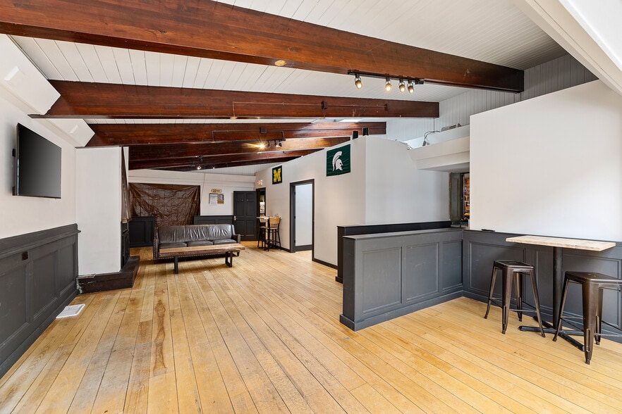 More Photos Of 120 S Park St, Traverse City Restaurant For Sale