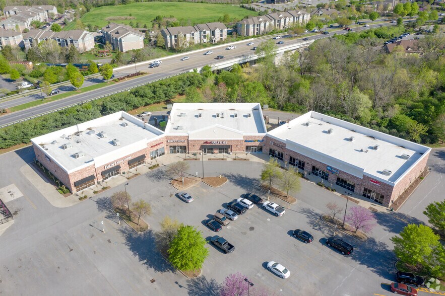 More Photos Of 206 N Anderson Ln, Hendersonville Freestanding For Lease