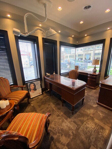 More Photos Of 424 Waterloo St, London Medical For Lease