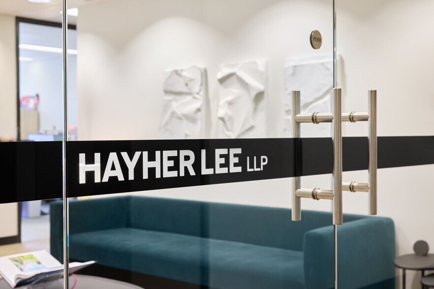 More Photos Of 700 2 St SW, Calgary Office For Lease