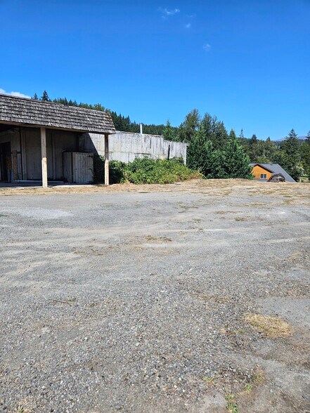More Photos Of 204 S 1st Ave, Mill City General Retail For Sale