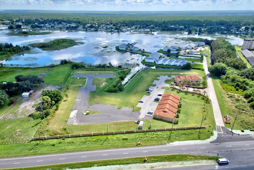 More Photos Of 2105 US 27 S, Lake Placid Apartments For Sale