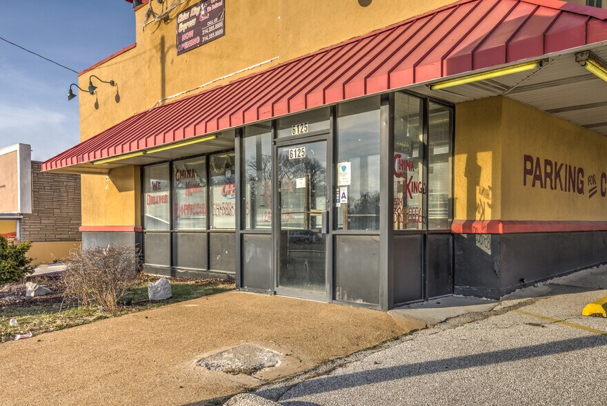 More Photos Of 6125 Natural Bridge Ave, Saint Louis Bar For Lease