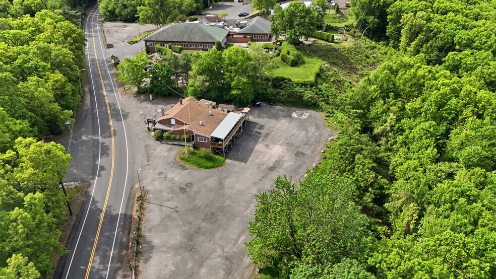 More Photos Of 100 Mountain Rd, Easthampton Restaurant For Sale