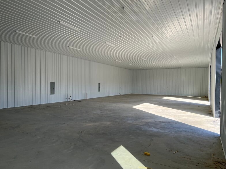 More Photos Of 8,18 Juneau Ln, Morgantown Light Distribution For Lease