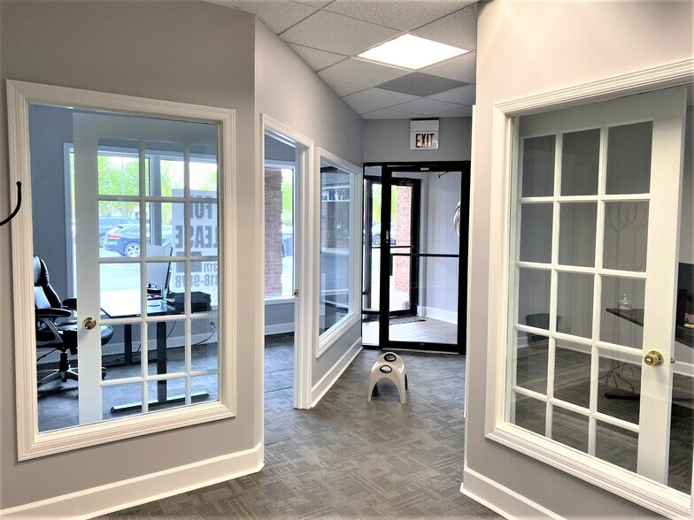 More Photos Of 254 E Carmel Dr, Carmel Office For Lease