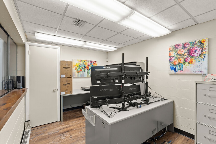 More Photos Of 130 S Charles St, Daytona Beach Warehouse For Sale