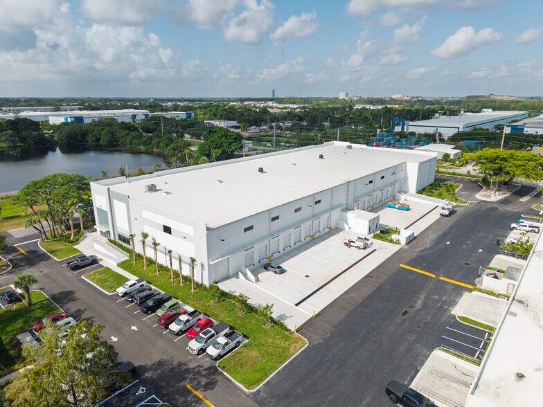 More Photos Of 3410 SW 26th Ter, Fort Lauderdale Warehouse For Lease