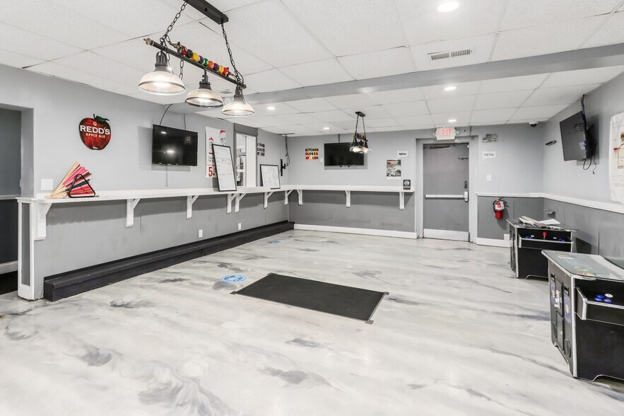 More Photos Of 1662 W Mound St, Columbus Restaurant For Sale
