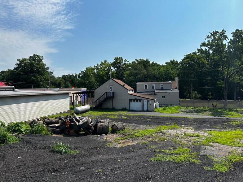 More Photos Of 2705 Old Rodgers Rd, Bristol Auto Salvage Facility For Lease