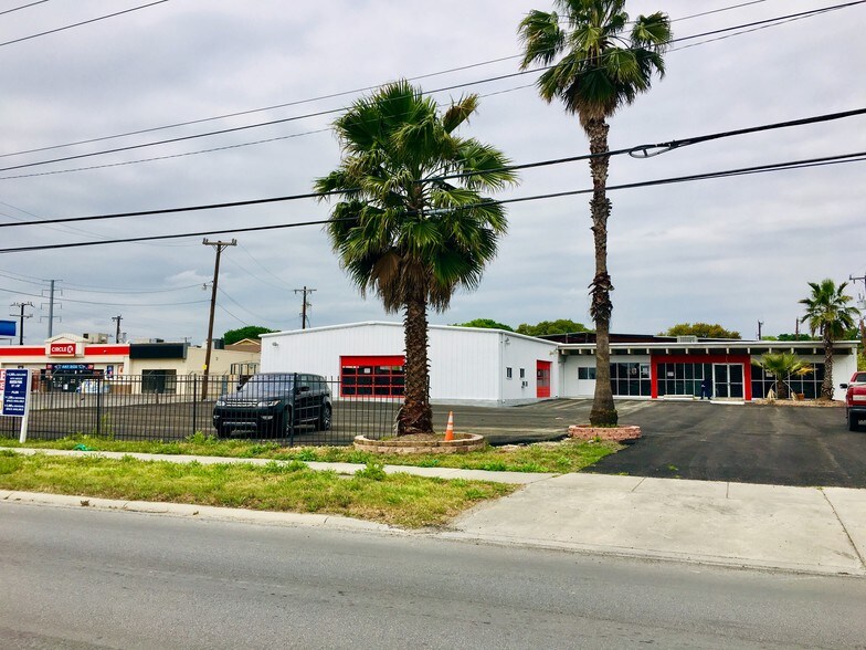 More Photos Of 5421 Grissom Rd, San Antonio Storefront For Lease
