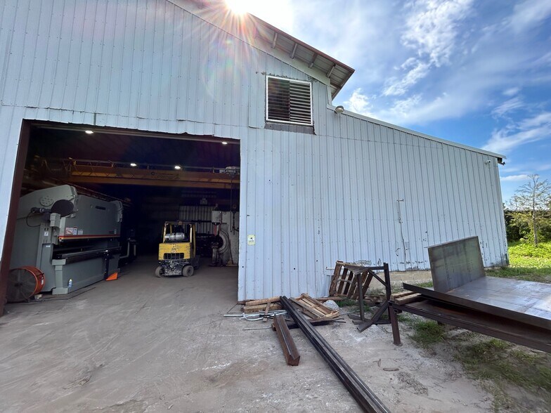 More Photos Of 5701 W Ponkan Rd, Zellwood Warehouse For Sale