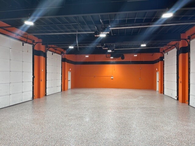 More Photos Of 1313 Newton Ave, Evansville Showroom For Lease