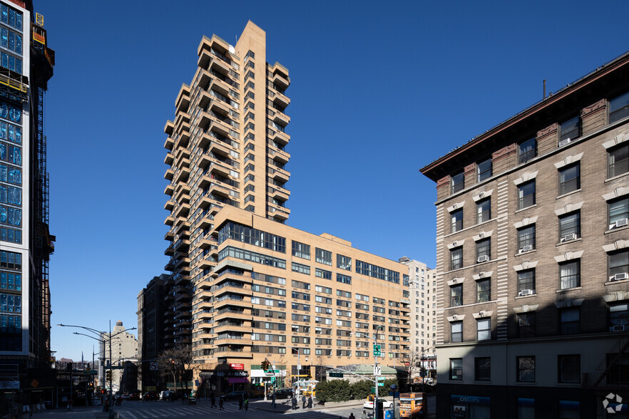 Primary Photo Of 2565 Broadway, New York Apartments For Lease