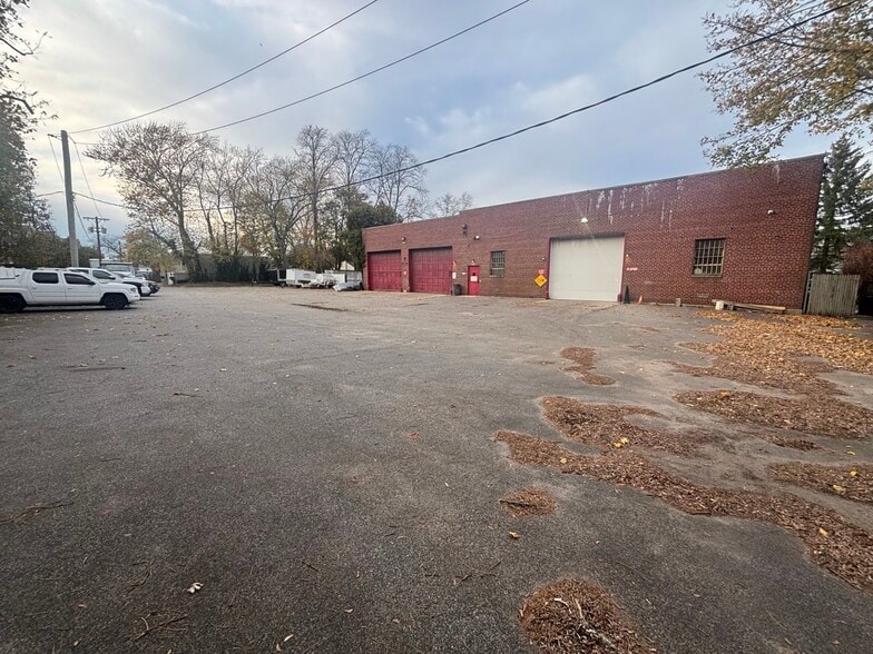 More Photos Of 249 Broadway, Amityville Warehouse For Sale