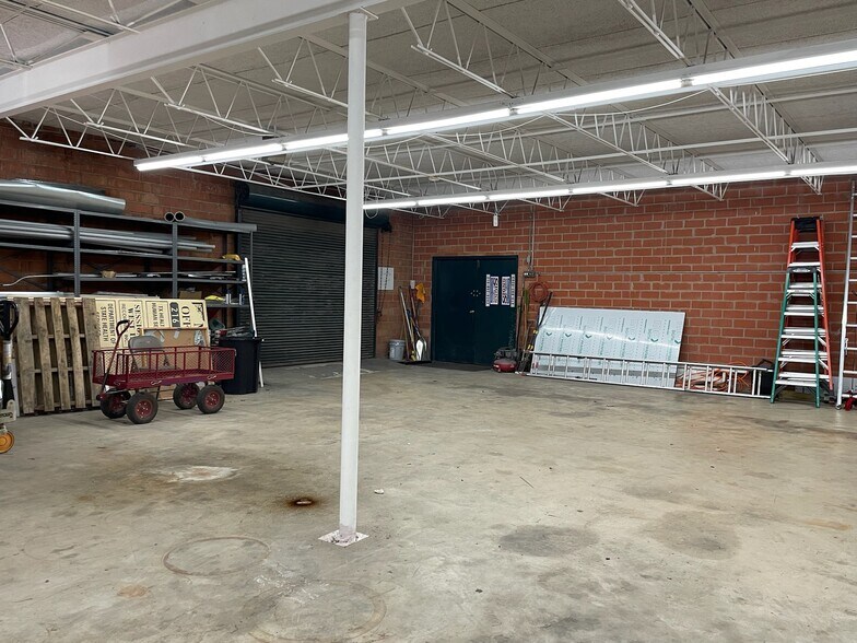 More Photos Of 1202 N Flores St, San Antonio Loft Creative Space For Sale