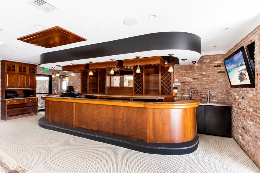 More Photos Of 62375 Rt-25, Southold Restaurant For Sale