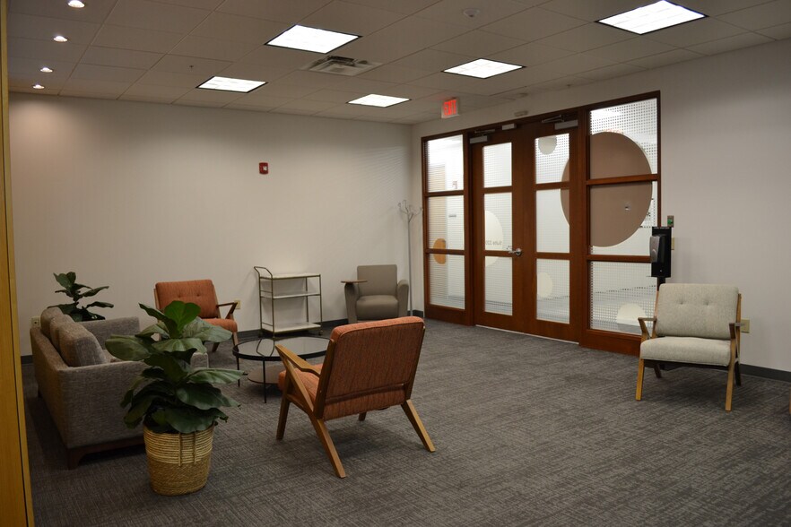 More Photos Of 245 Riverside Ave, Jacksonville Office For Lease