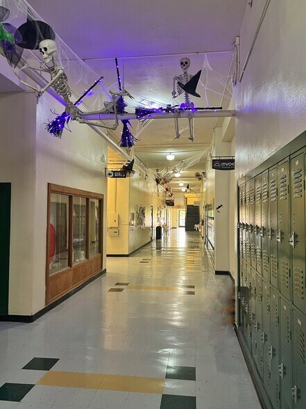 More Photos Of 410 W 7th St, Taylor Research And Development For Lease