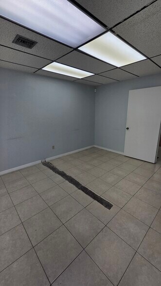 More Photos Of 3383 NW 7th St, Miami Medical For Lease
