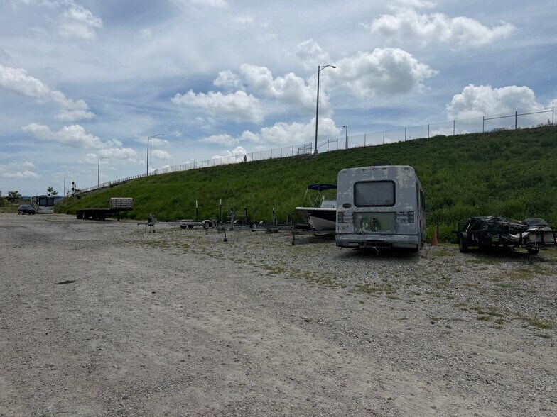 More Photos Of 101-112 US Hwy 17 N SE, Winter Haven Truck Stop For Lease