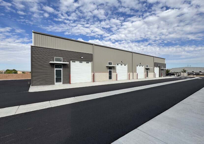 More Photos Of 1320 NE Cuesta Arriba Ct, Albuquerque Unknown For Lease