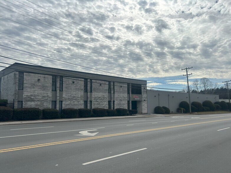 More Photos Of 1406 Mebane St, Burlington Manufacturing For Lease