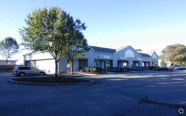 Primary Photo Of 210 Summerhill Rd, Spotswood General Retail For Lease