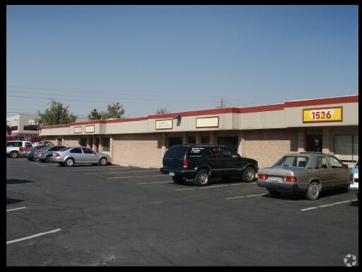 More Photos Of 397-399 Greg St, Sparks Light Distribution For Lease