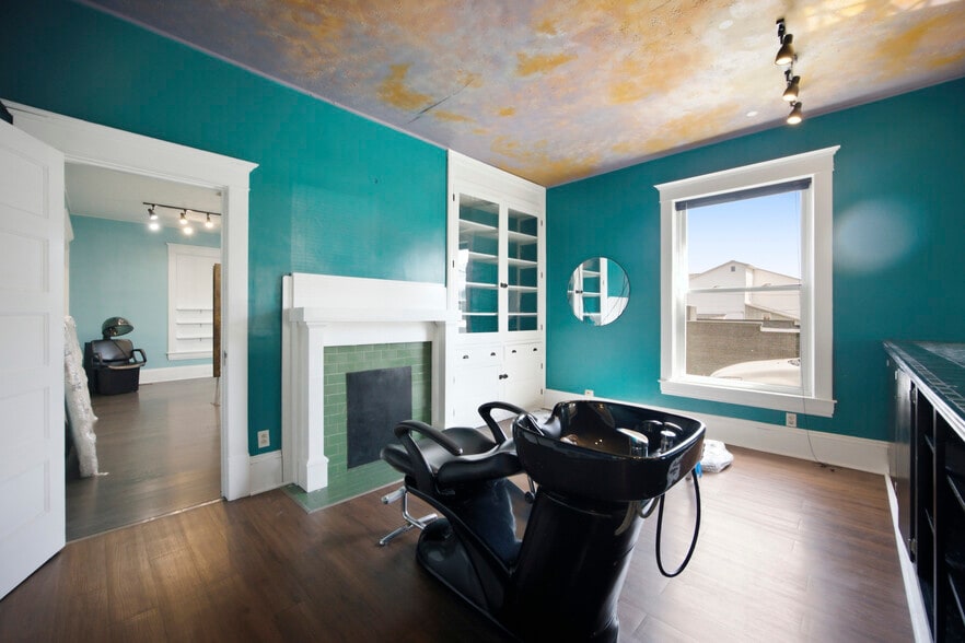 More Photos Of 229 E Main St, Bridgeport Loft Creative Space For Sale