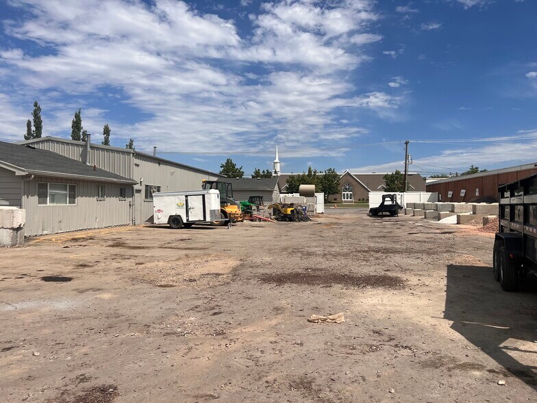 More Photos Of 2751 S 1000 W, Syracuse Showroom For Sale