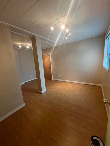 More Photos Of 2929 Summit St, Oakland Office Residential For Lease