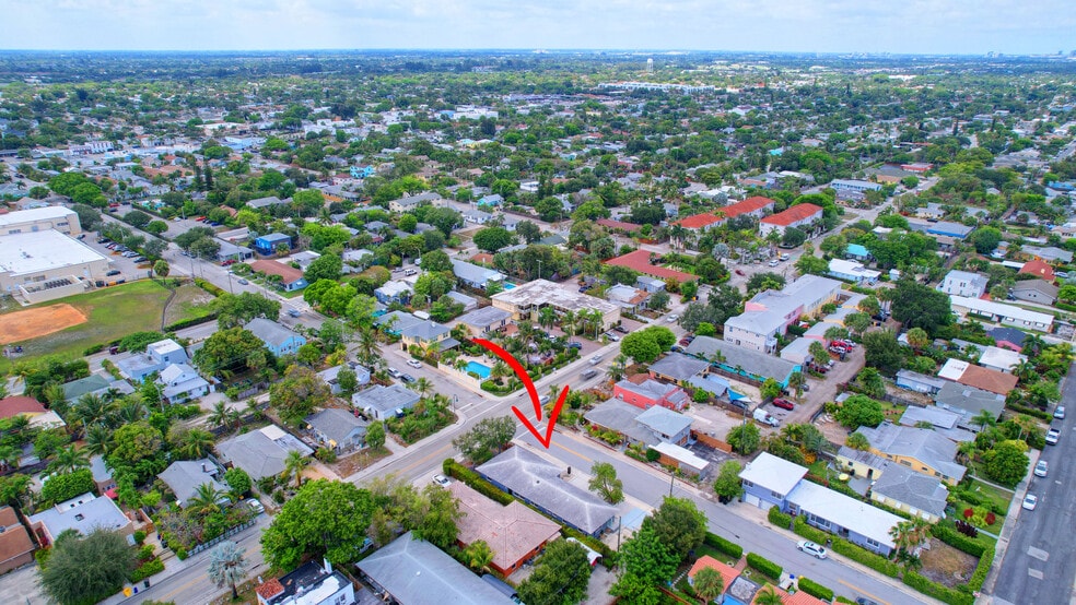More Photos Of 830 N Federal Hwy, Lake Worth Office For Lease
