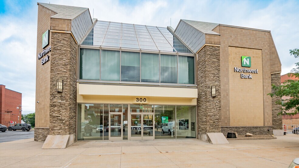 More Photos Of 300 Market St, Williamsport Bank For Lease