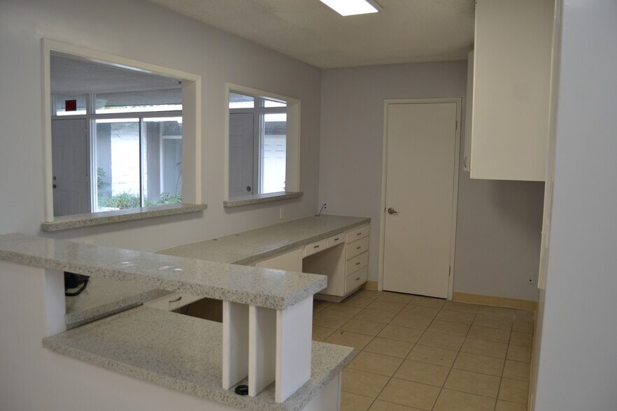 More Photos Of 1384 N Waterman Ave, San Bernardino Office For Lease