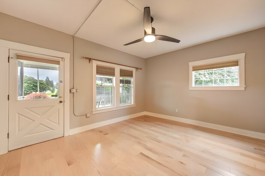 More Photos Of 654 W Main St, Monroe Office For Sale