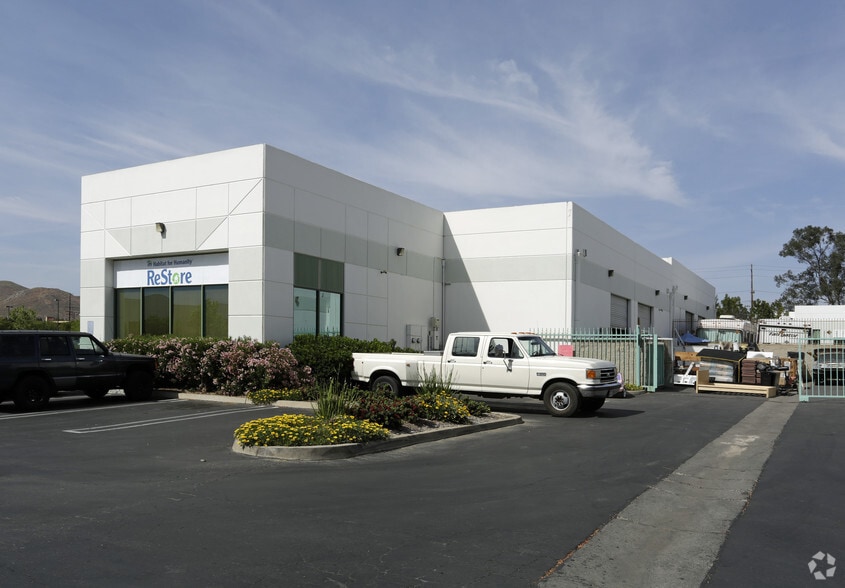 More Photos Of 570 Central Ave, Lake Elsinore Warehouse For Sale