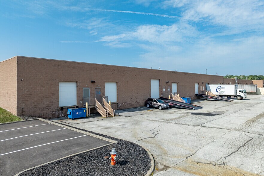 More Photos Of 909 Canterbury Rd, Westlake Warehouse For Lease