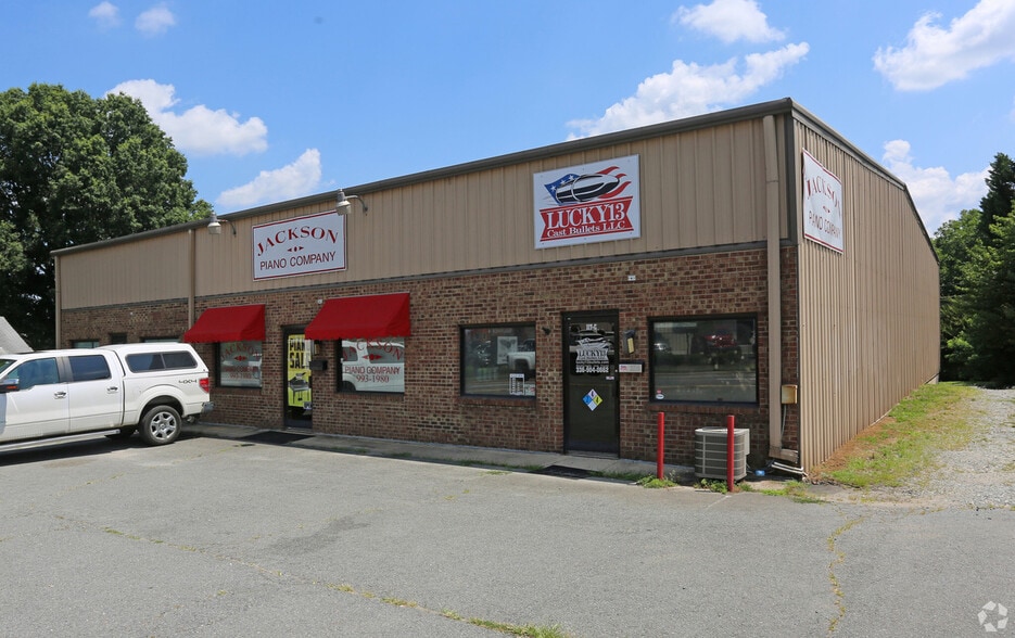 Primary Photo Of 117 E Bodenhamer St, Kernersville Freestanding For Lease