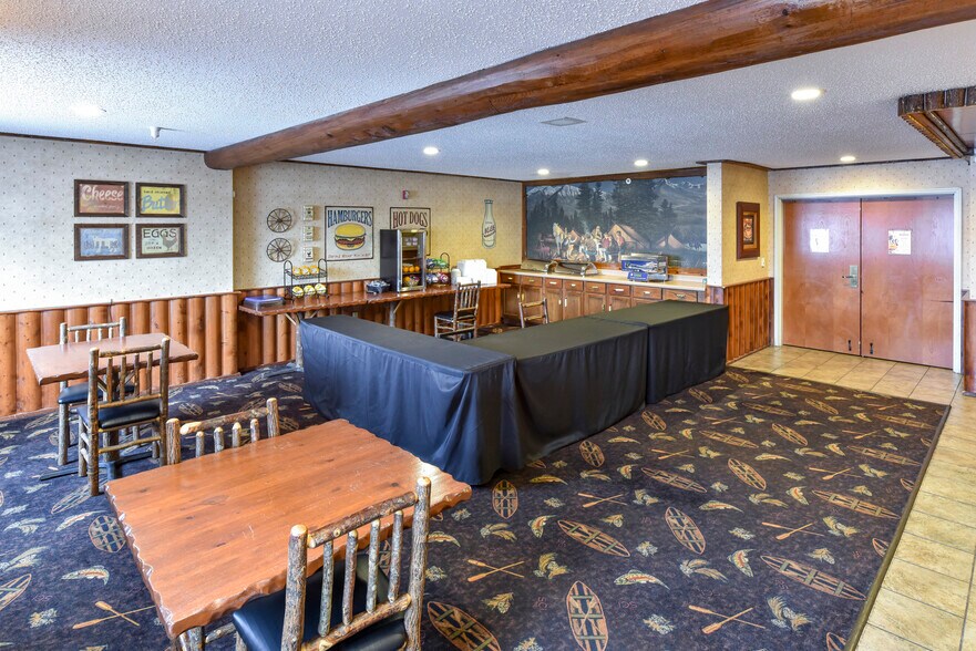 More Photos Of 1100 Imperial Ave, Rothschild Hotel For Sale