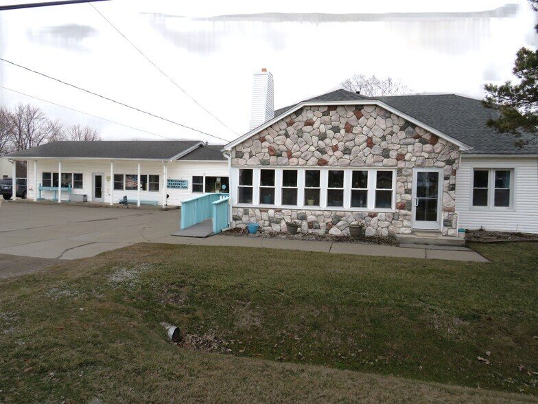 Primary Photo Of 8622 Dixie Hwy, Fair Haven Flex For Sale