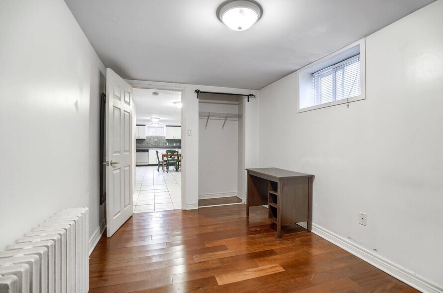 More Photos Of 4 Oriole Gdns, Toronto Apartments For Sale