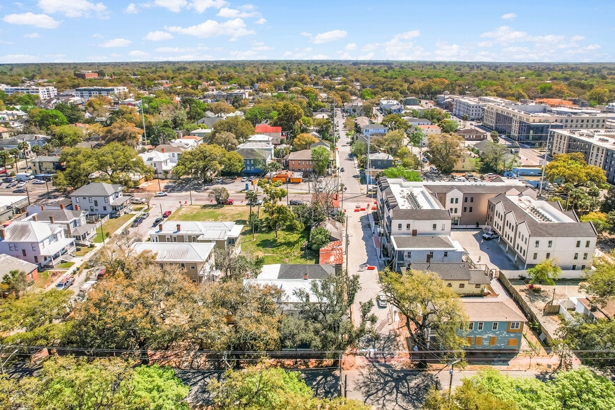 More Photos Of 423 W 42nd St, Savannah General Retail For Sale