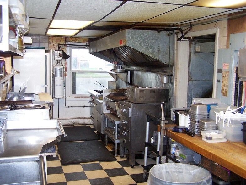 More Photos Of 6865 Erie Rd, Derby Restaurant For Sale