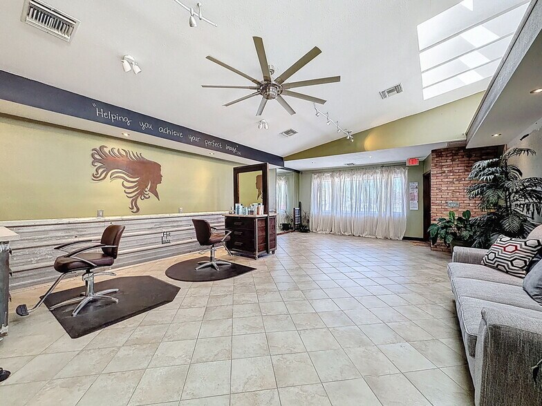 More Photos Of 13414 US Highway 19, Hudson Showroom For Lease