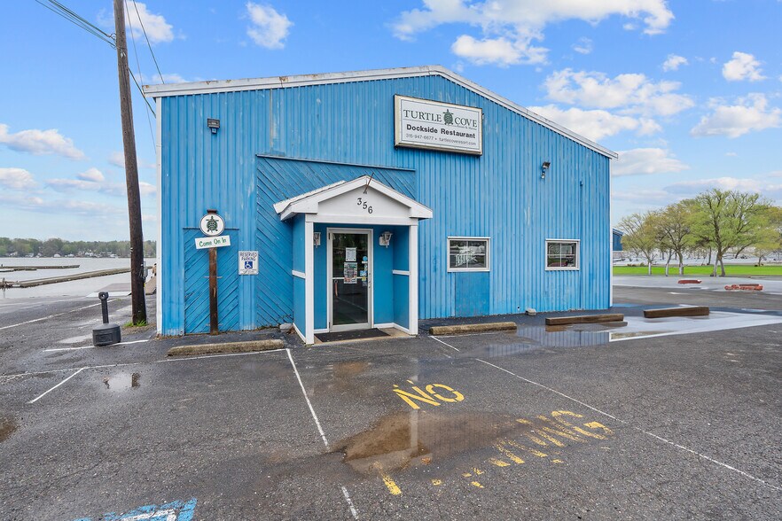 More Photos Of 356 King St, Fair Haven Marina For Sale