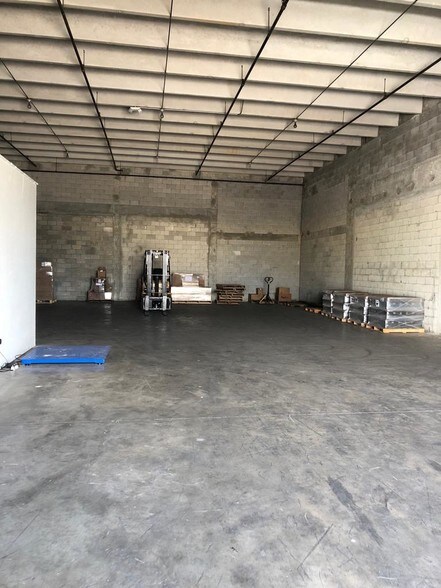 More Photos Of 6709 NW 84th Ave, Doral Light Distribution For Lease