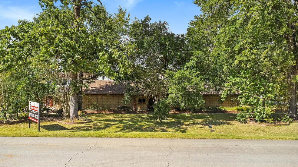 More Photos Of 186 Spring Pines Dr, Spring General Retail For Sale
