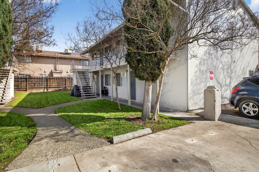 More Photos Of 1976 Edwards Ave, Merced Apartments For Sale